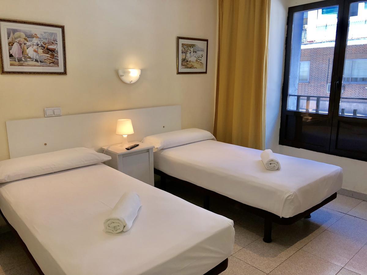 Hostal Arriaza Madrid Esterno foto