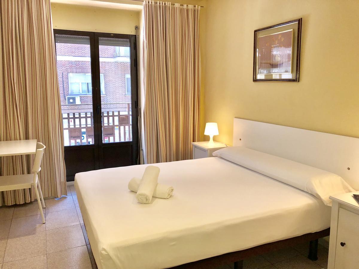 Hostal Arriaza Madrid Esterno foto