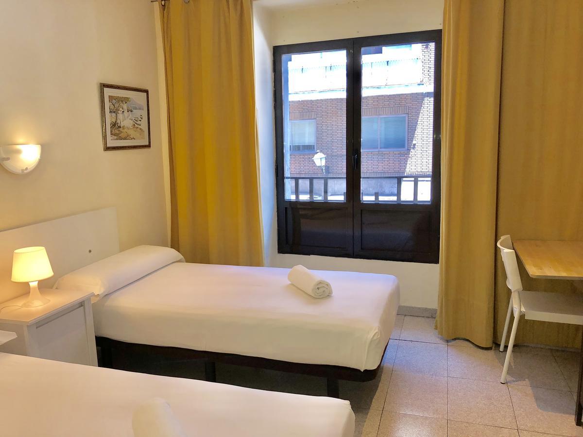 Hostal Arriaza Madrid Esterno foto