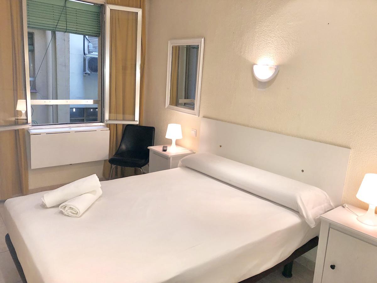 Hostal Arriaza Madrid Esterno foto