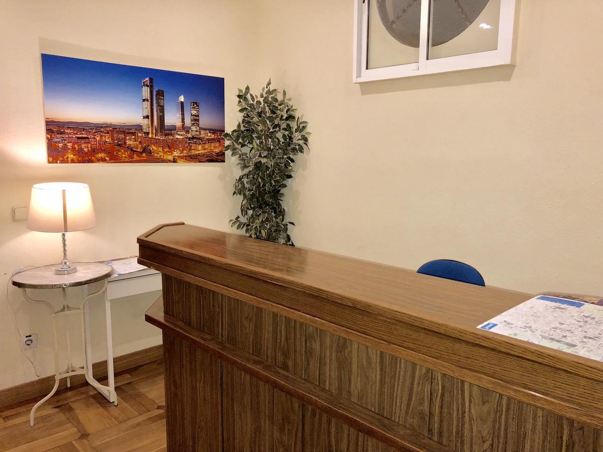 Hostal Arriaza Madrid Esterno foto