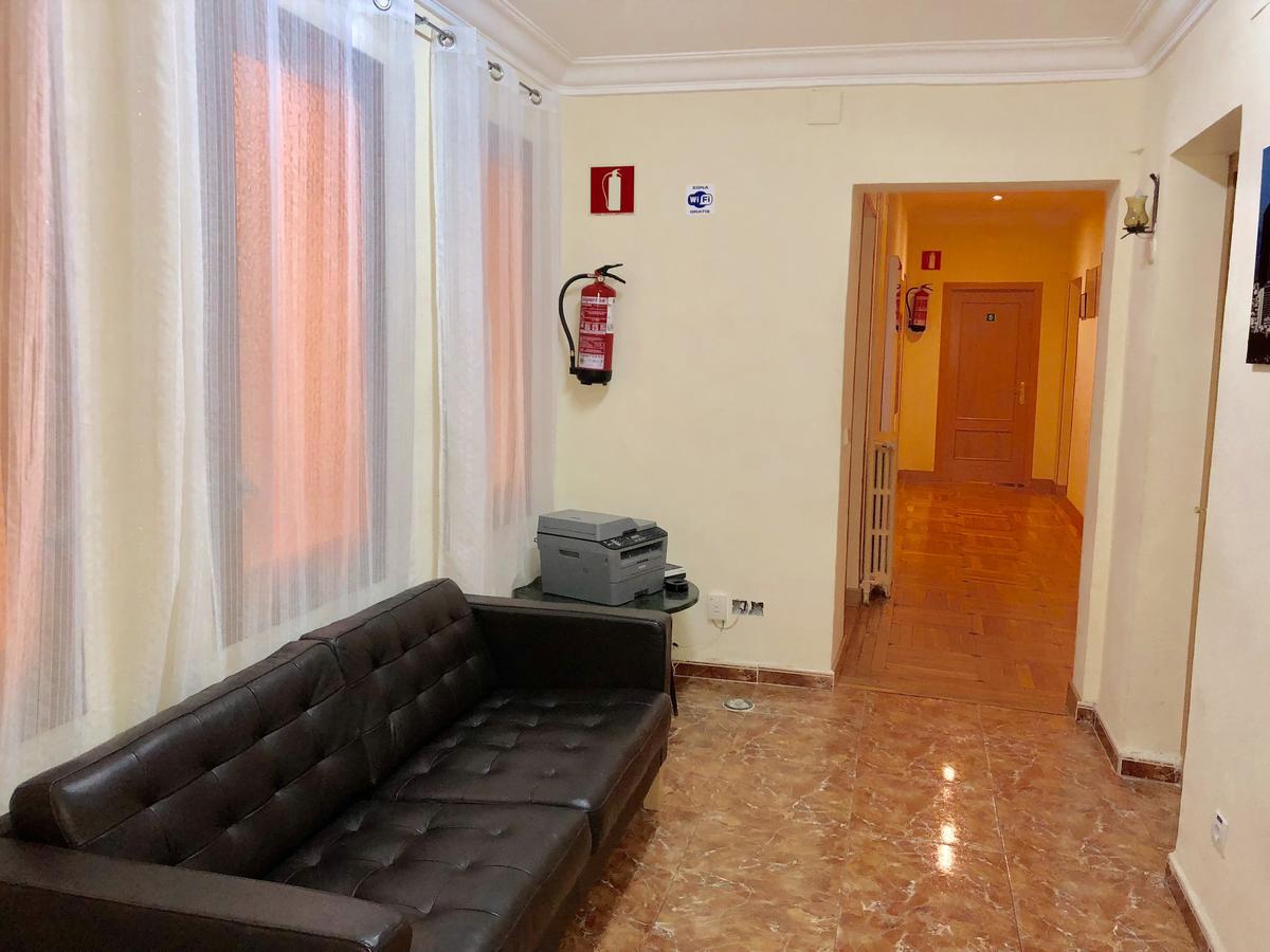Hostal Arriaza Madrid Esterno foto