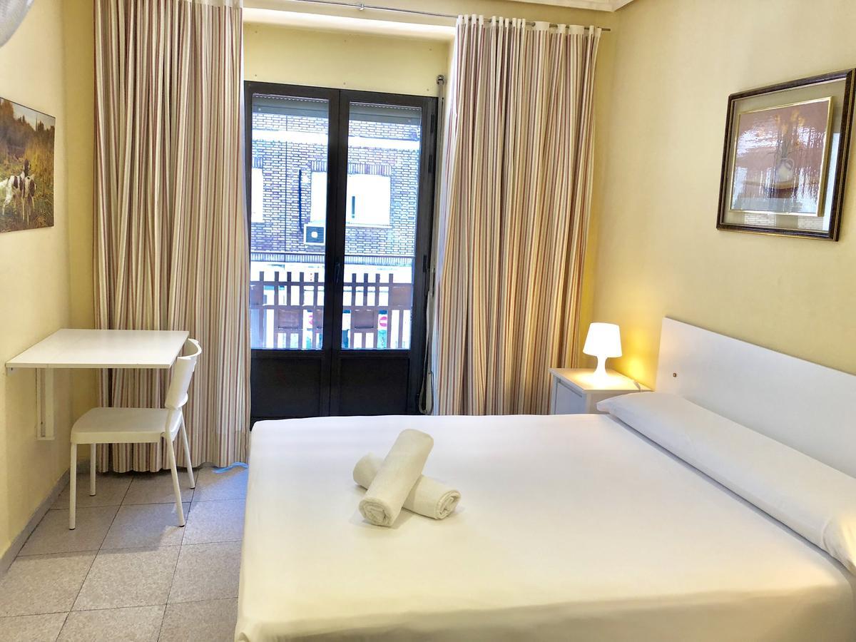 Hostal Arriaza Madrid Esterno foto