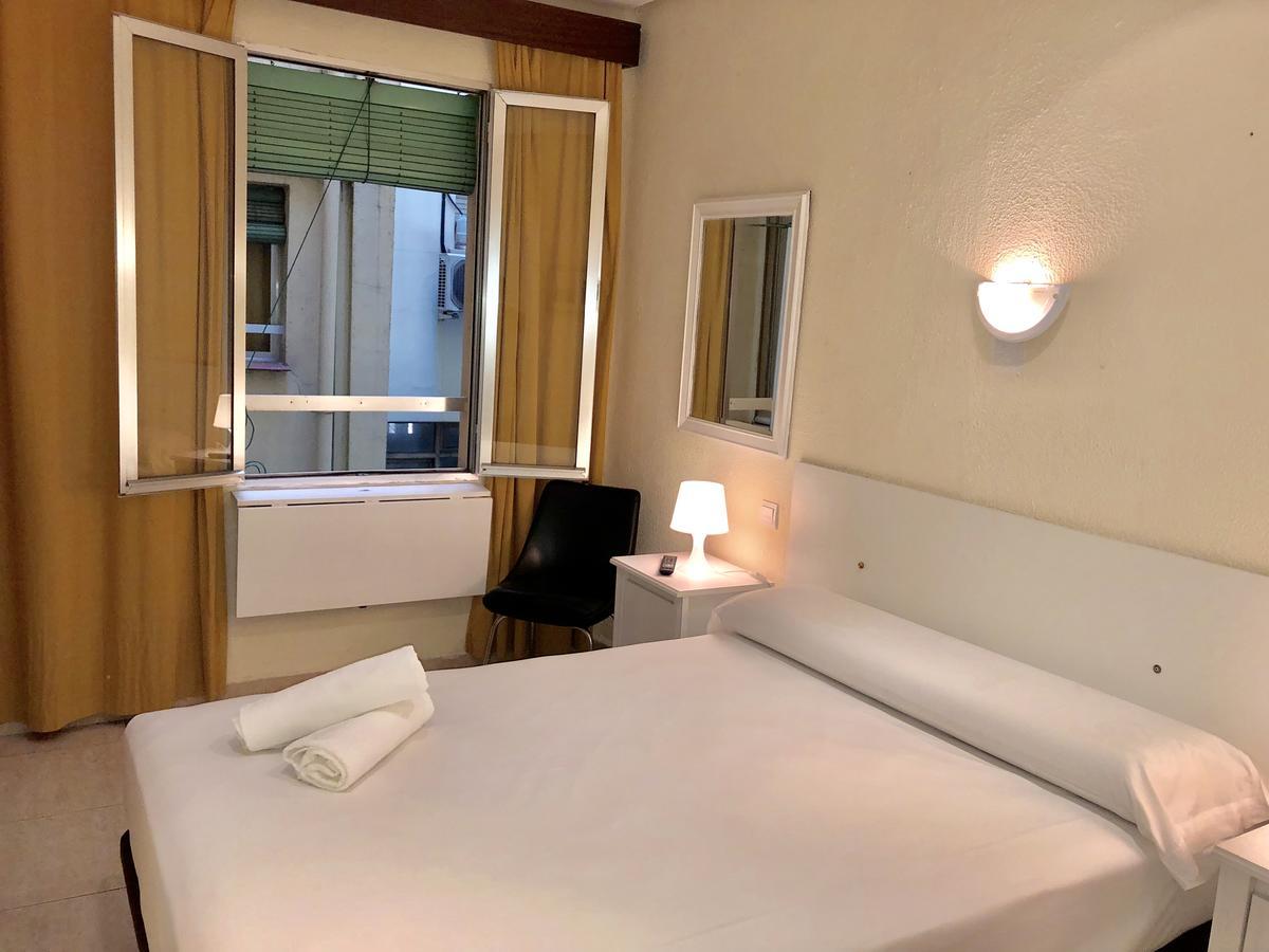 Hostal Arriaza Madrid Esterno foto