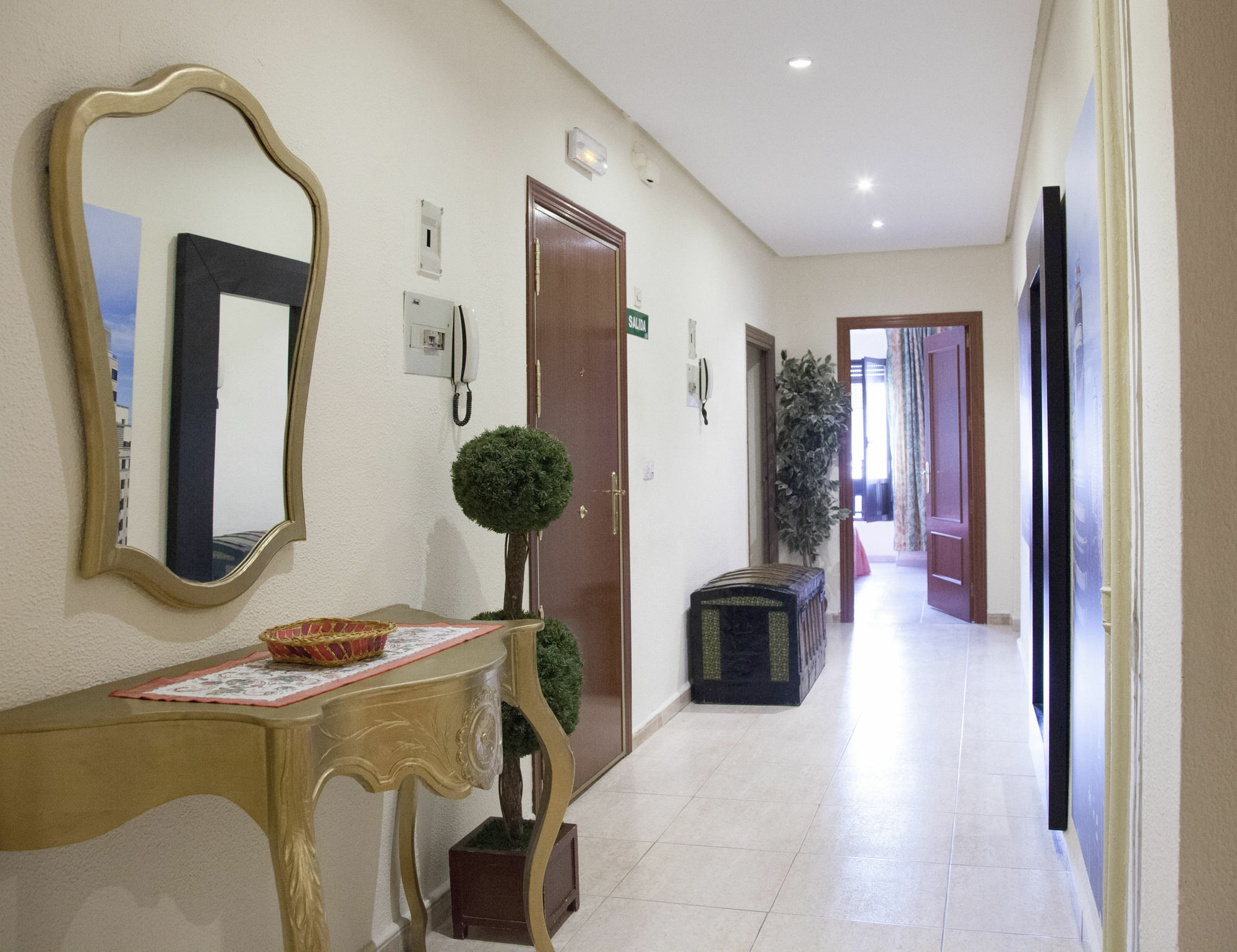 Hostal Arriaza Madrid Esterno foto